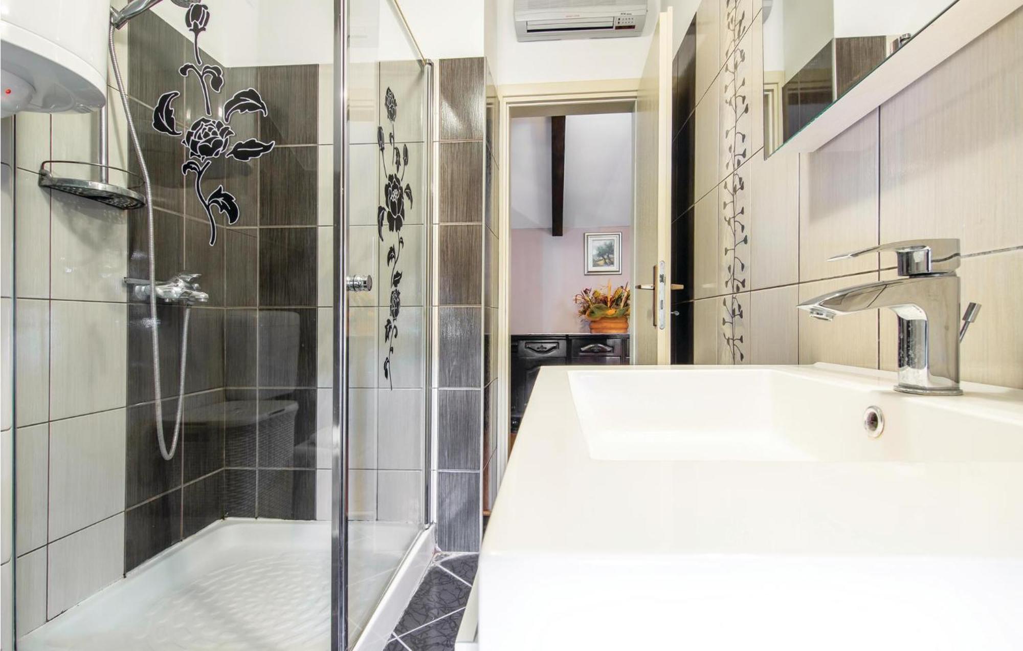 Cozy In With Jacuzzi Porec